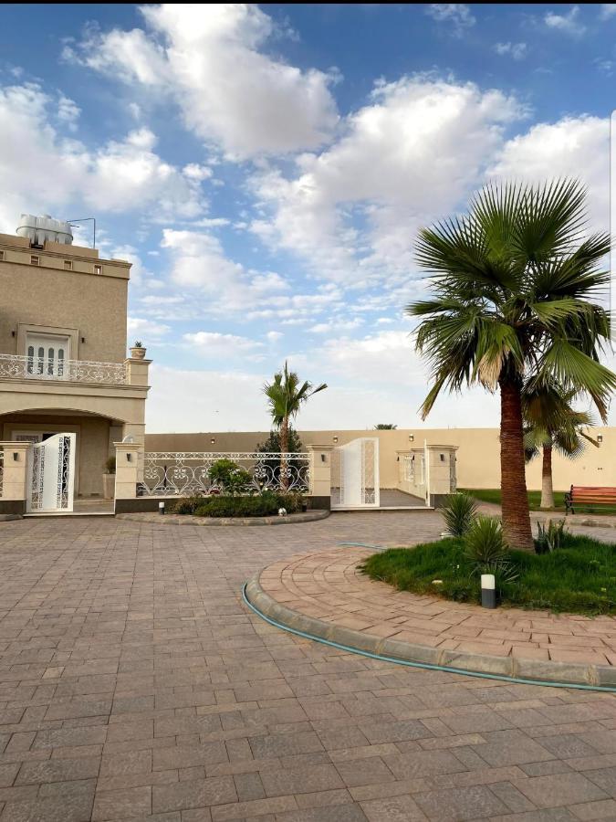 منتجع القصر الأبيض Villa Unaizah Buitenkant foto