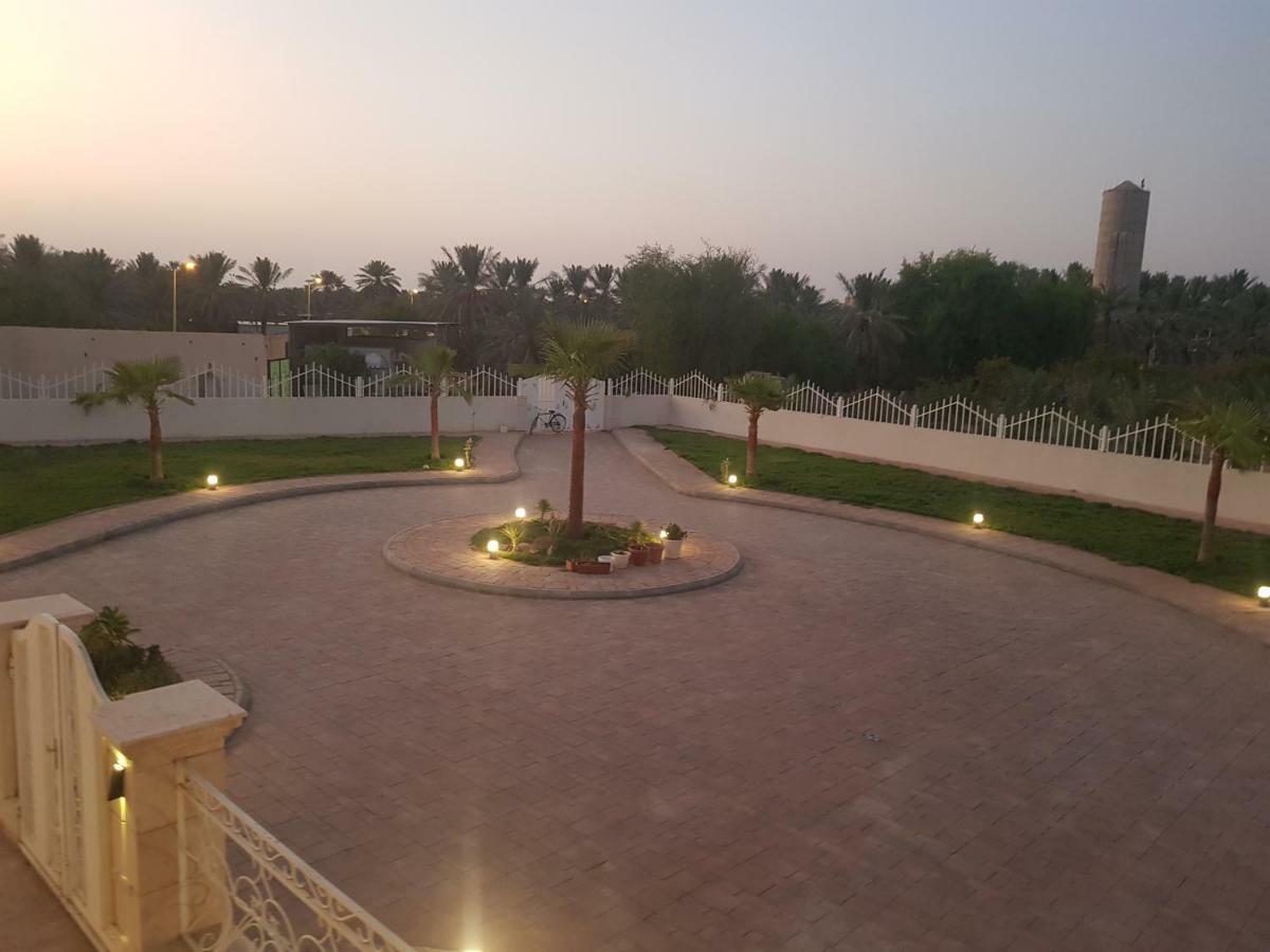 منتجع القصر الأبيض Villa Unaizah Buitenkant foto